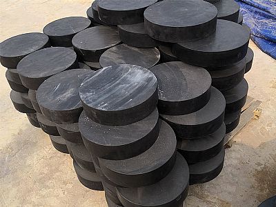 新丰县板式橡胶支座由若干层橡胶片与薄钢板经加压硫化